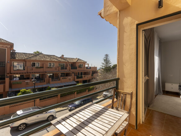Chalet Of 100 M² With A Garden In Artola Alta-cabopino-elviria, Marbella, Málaga