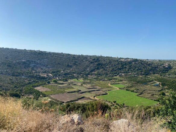 Land Of 1400 M² In Crete