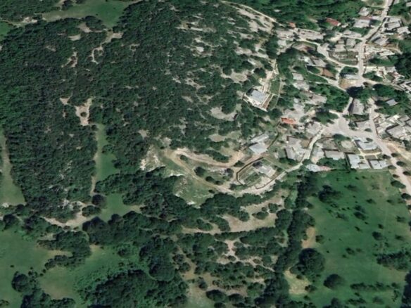 Land Of 1090 M² In Epirus