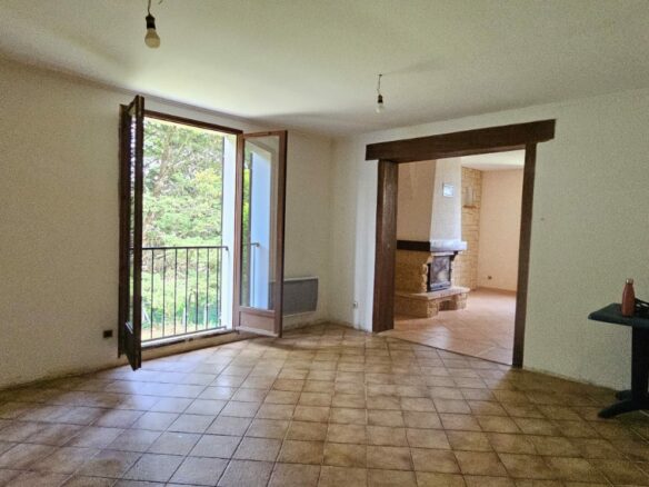 House Of 1250 M² With No Overlooking Neighbors In Dordogne