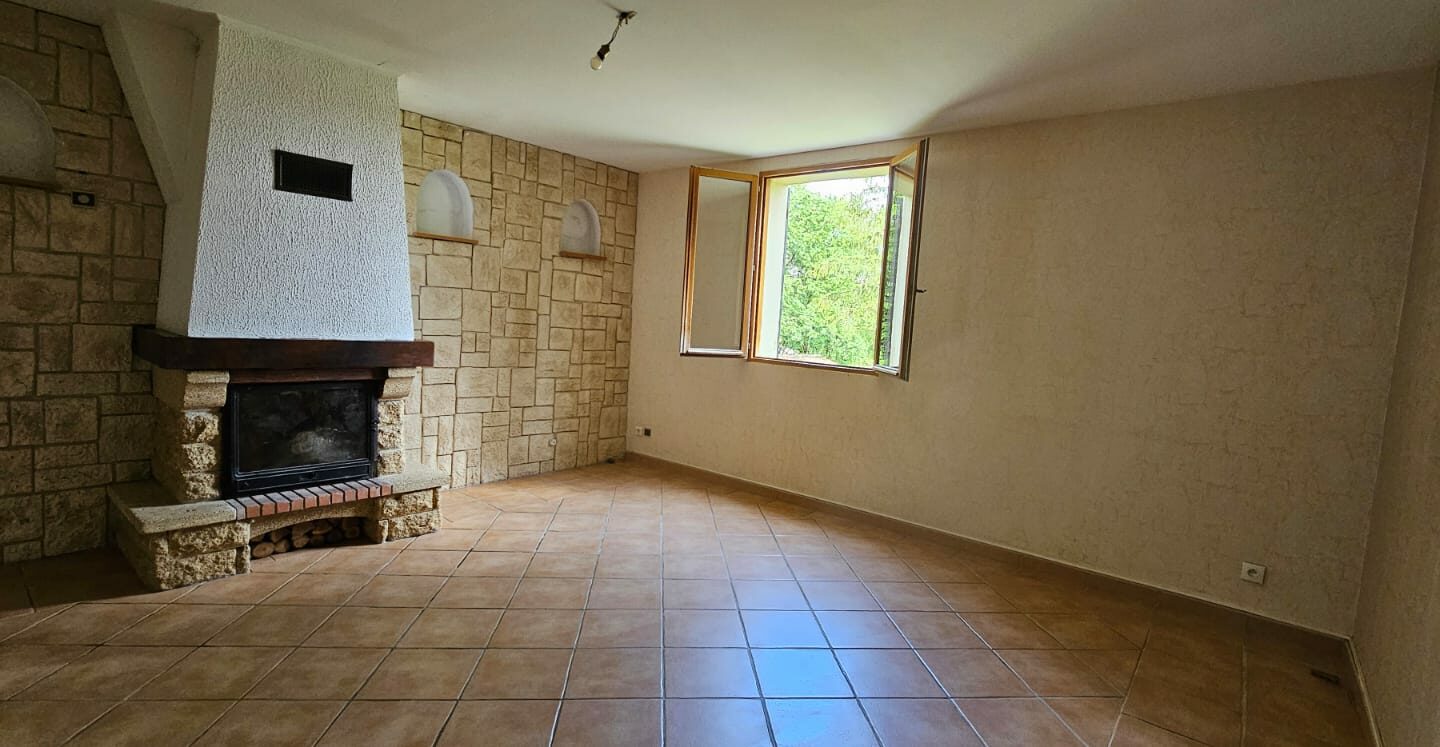 House Of 1250 M² With No Overlooking Neighbors In Dordogne