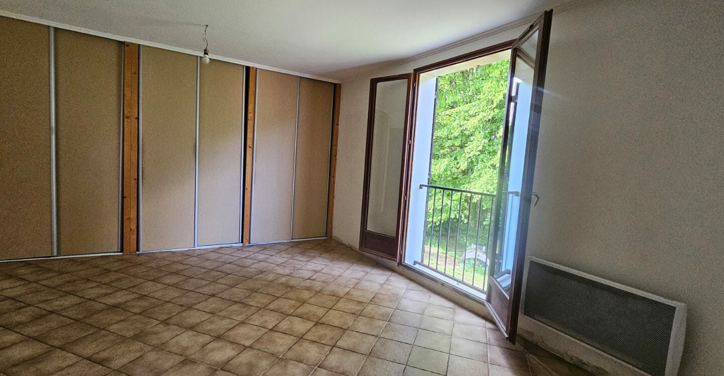 House Of 1250 M² With No Overlooking Neighbors In Dordogne