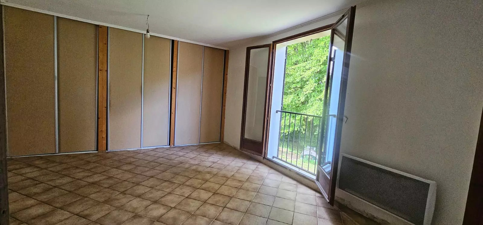 House Of 1250 M² With No Overlooking Neighbors In Dordogne