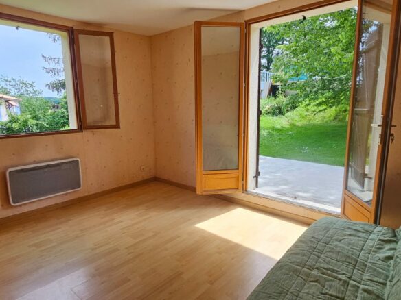 House Of 1250 M² With No Overlooking Neighbors In Dordogne
