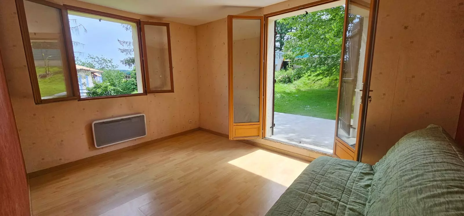House Of 1250 M² With No Overlooking Neighbors In Dordogne