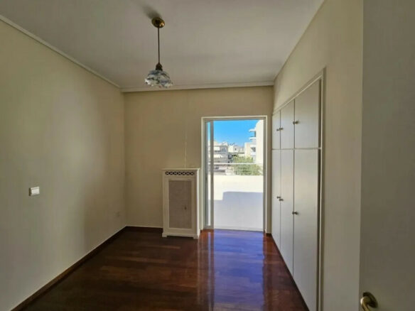3-bedroom Flat In Nea Smyrni, Greece (160 M²)