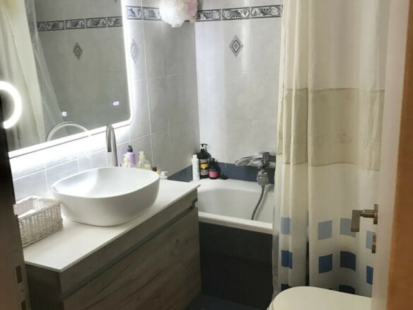 2-bedroom Flat In Ilioupoli, Greece (80 M²)