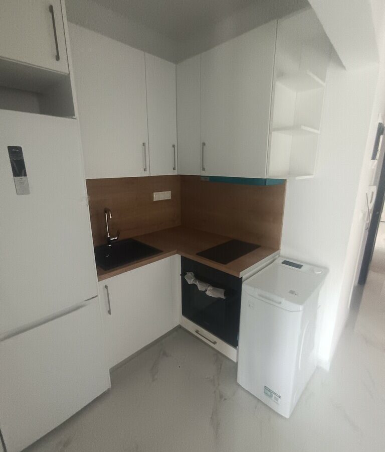 2-bedroom Flat In Pylea, Greece (70 M²)