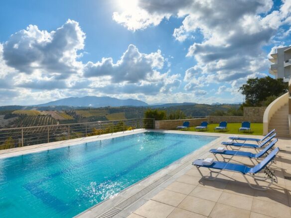 5-bedroom Villa In Heraclion Cretes, Greece (380 M²)