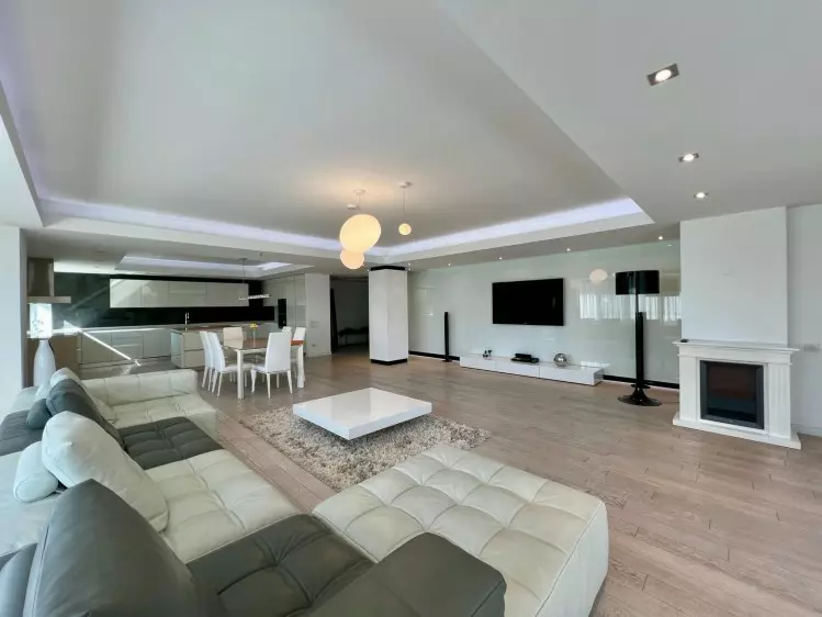 3 Bedroom Apartment For Rent