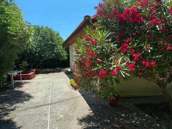 2-bedroom Detached House In Nea Propontida, Greece (65 M²)