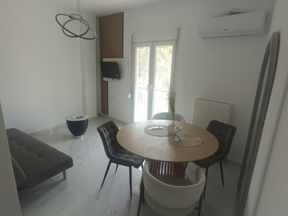 2-bedroom Flat In Pylea, Greece (70 M²)
