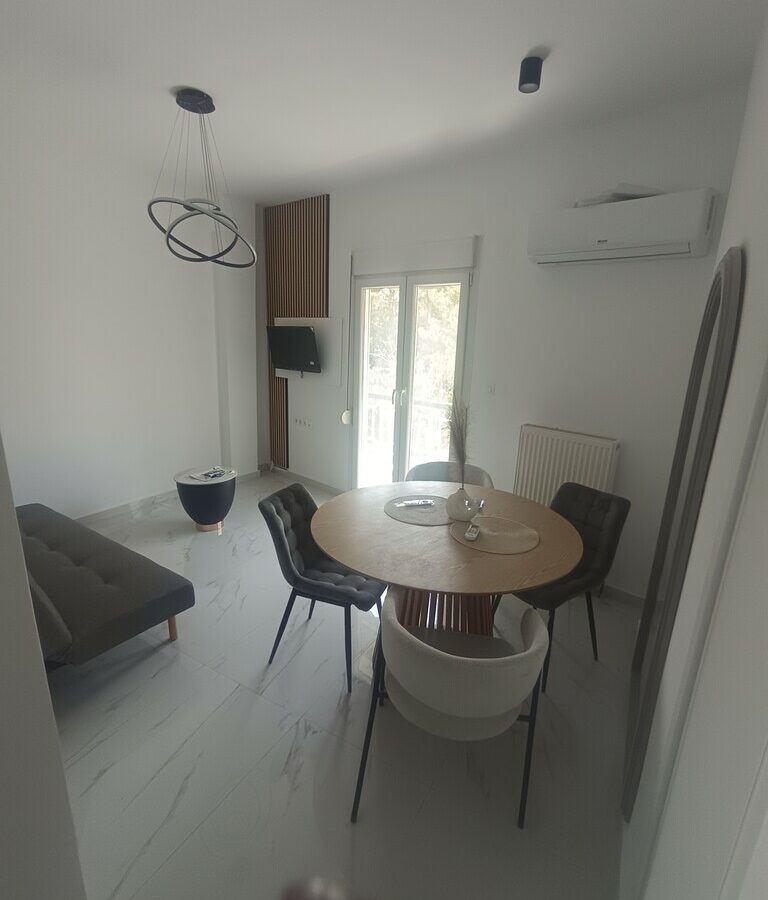 2-bedroom Flat In Pylea, Greece (70 M²)