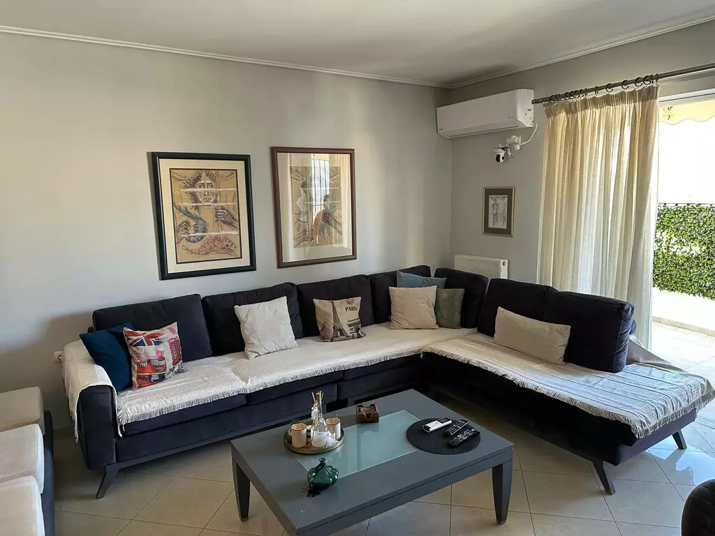 3-bedroom Flat In Neos Kosmos, Greece (96 M²)