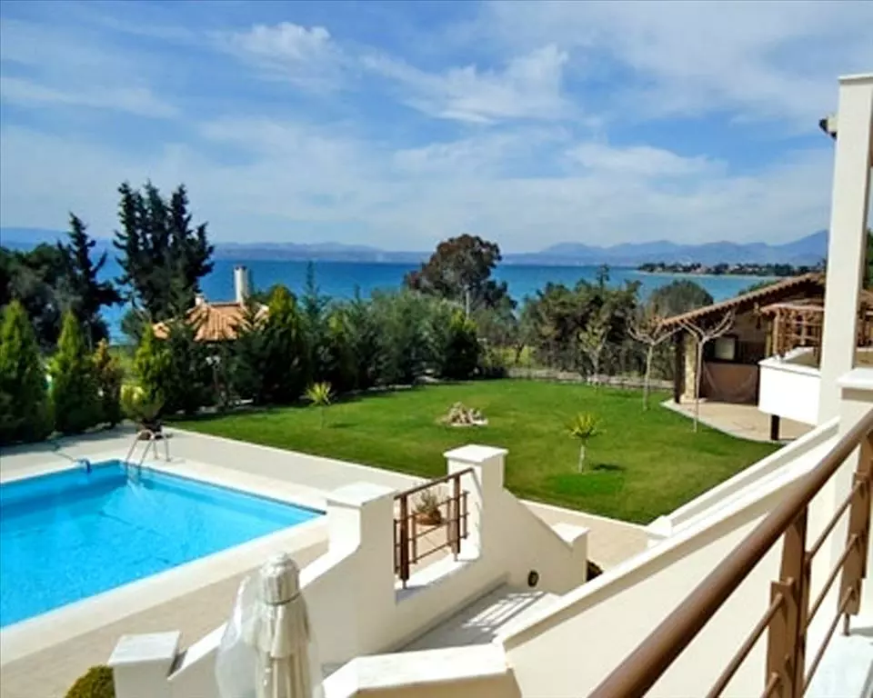 For Sale Villa 446 M² On The Euboea Island