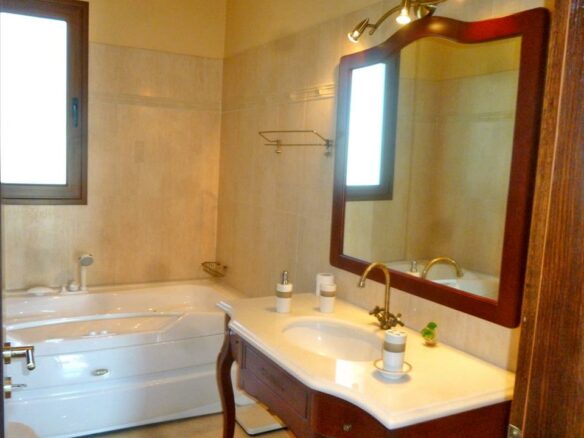 6-bedroom Villa In Eretria, Greece (446 M²)
