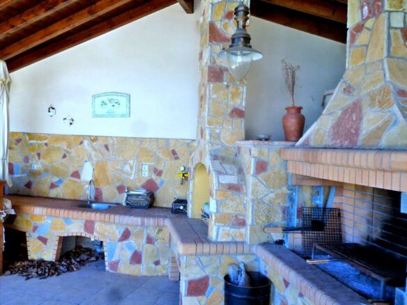 6-bedroom Villa In Eretria, Greece (446 M²)