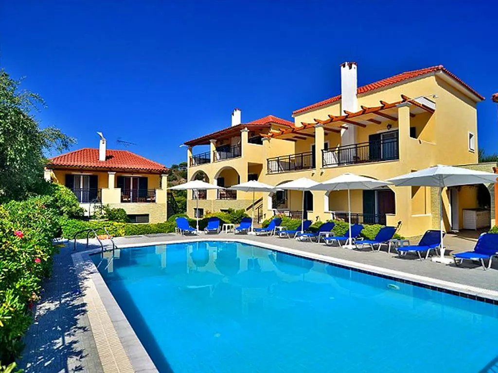 For Sale Hotel 450 M² In Zante