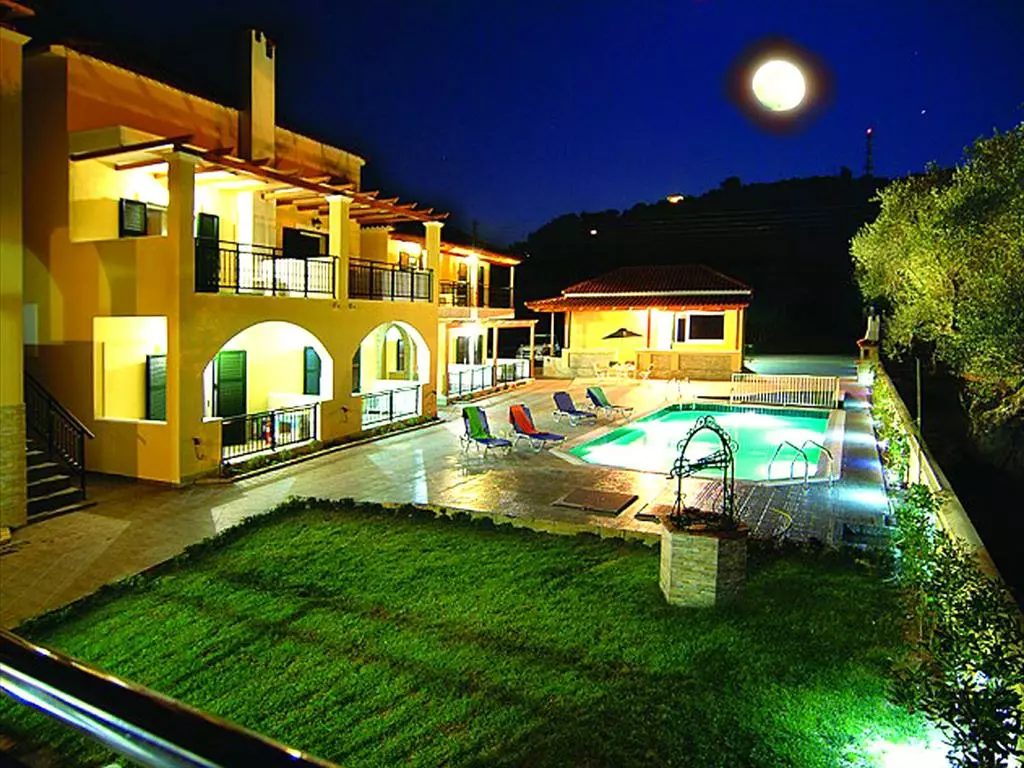 For Sale Hotel 450 M² In Zante