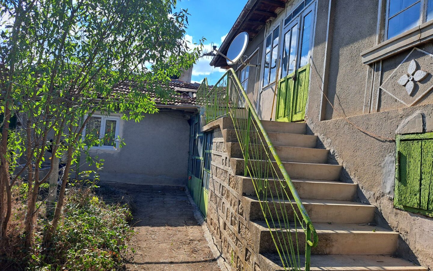 House Of 112 M² With Garden In Varna