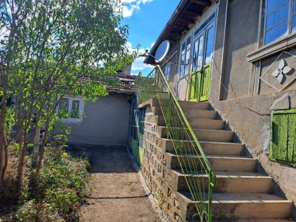 House Of 112 M² With Garden In Village Vetrino, Varna