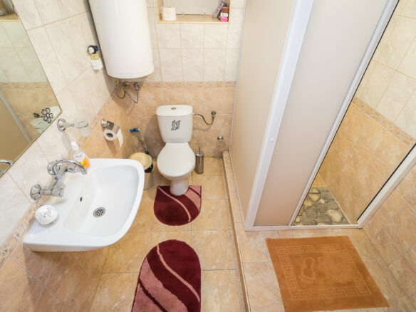 House Of 147 M² With Garden In Village Loznica, Dobrich