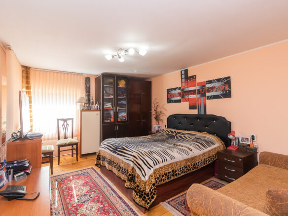 House Of 147 M² With Garden In Village Loznica, Dobrich