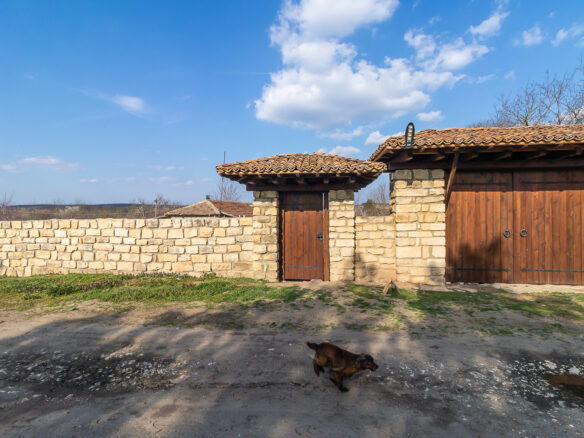 House Of 147 M² With Garden In Village Loznica, Dobrich