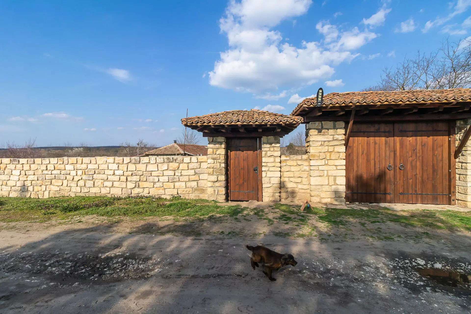 Къща в с. Лозница, обл. Добрич, България!