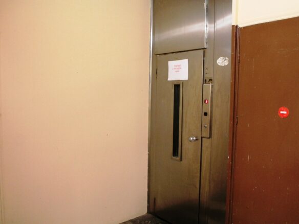 Building In Center Of Thessaloniki, Greece (1.200 M²)
