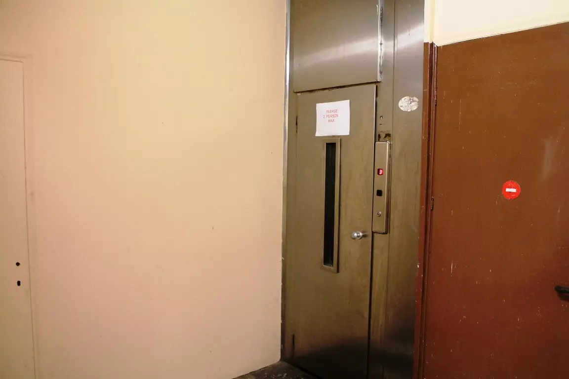 Building In Center Of Thessaloniki, Greece (1.200 M²)