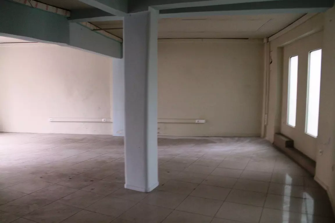 Building In Center Of Thessaloniki, Greece (1.200 M²)