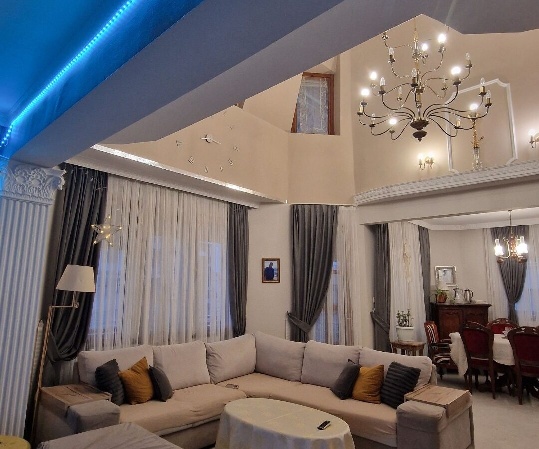 Central Plovdiv Luxury: Spacious 184 Sqm Maisonette With Panoramic Views