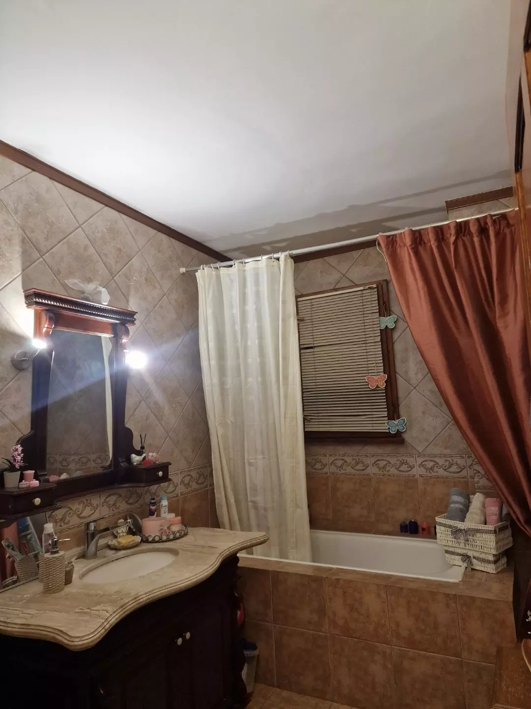 AISelect_٢٠٢٦٠٦٣٠_١٩٤٨١١_OLXbg Central Plovdiv Luxury: Spacious 184 Sqm Maisonette With Panoramic Views