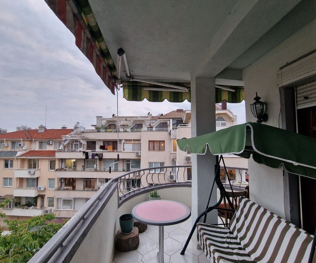 Central Plovdiv Luxury: Spacious 184 Sqm Maisonette With Panoramic Views