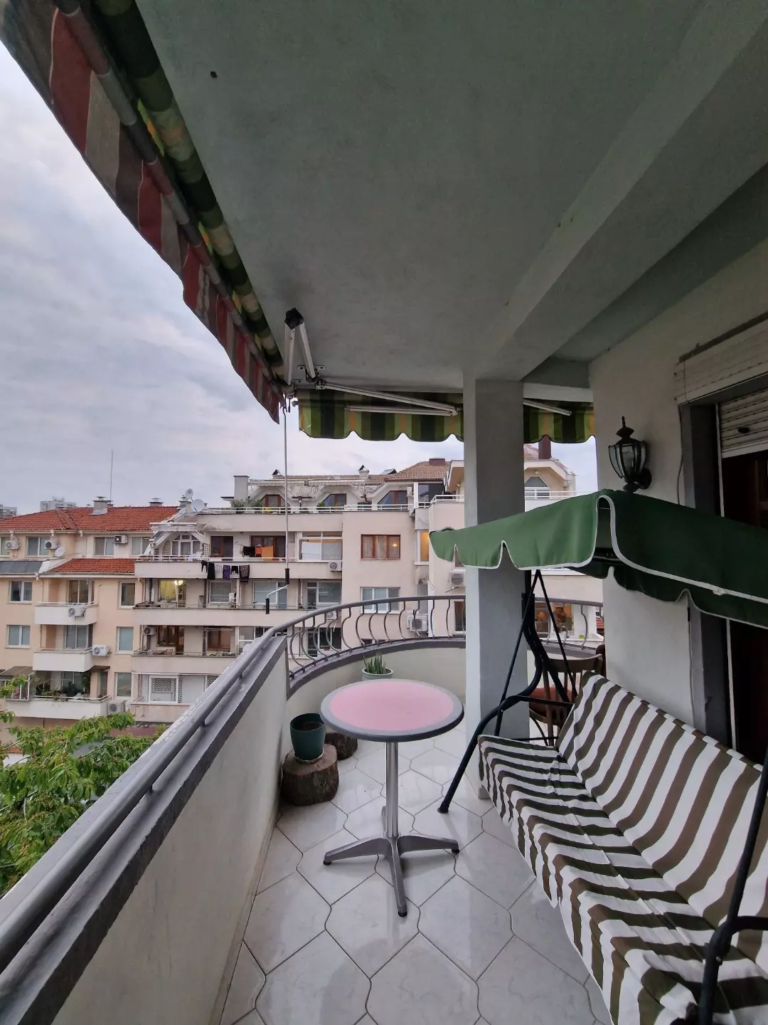 AISelect_٢٠٢٦٠٦٣٠_١٩٤٩٠٤_OLXbg Central Plovdiv Luxury: Spacious 184 Sqm Maisonette With Panoramic Views