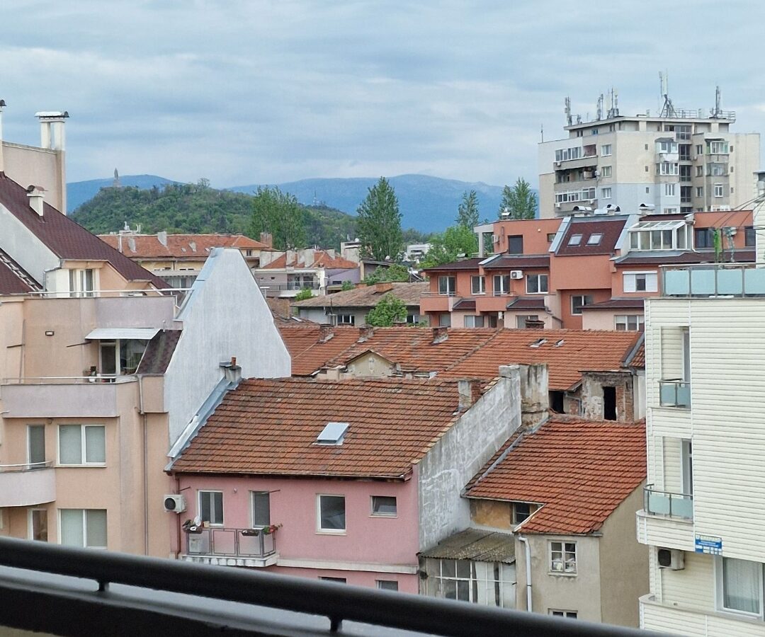 Central Plovdiv Luxury: Spacious 184 Sqm Maisonette With Panoramic Views