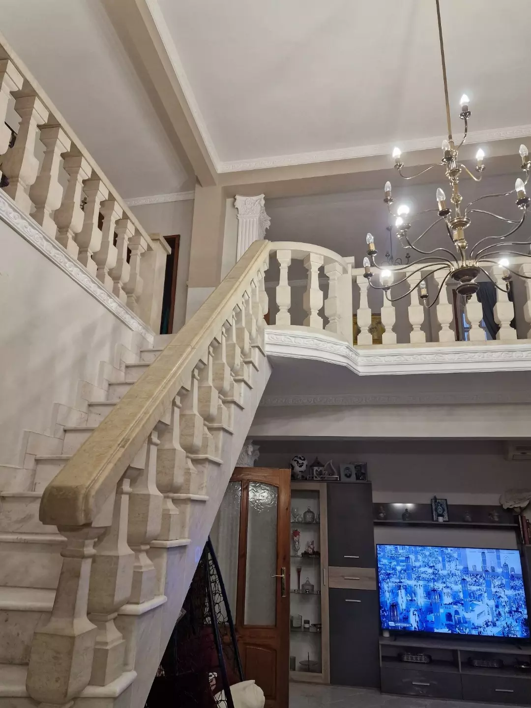 AISelect_٢٠٢٦٠٦٣٠_١٩٤٩٢٩_OLXbg Central Plovdiv Luxury: Spacious 184 Sqm Maisonette With Panoramic Views
