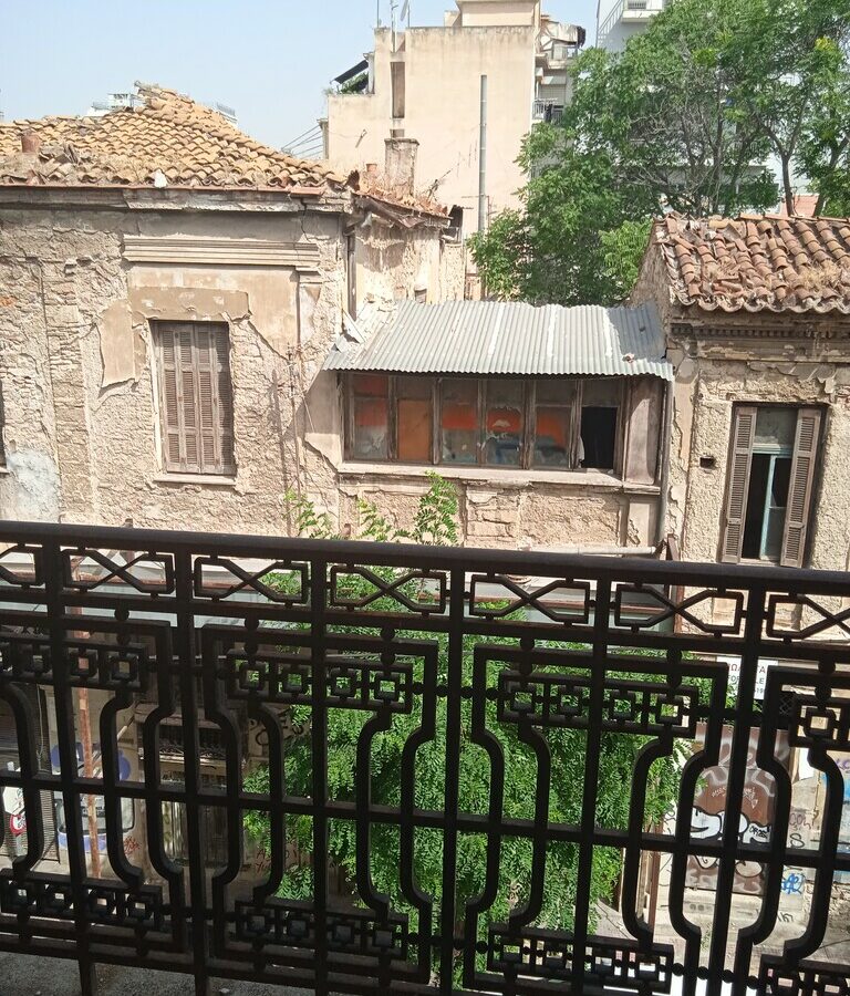 For Sale Building 650 M² In Athens