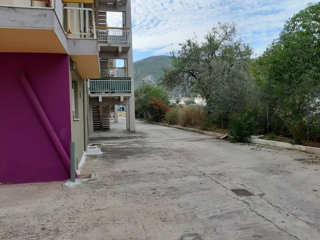 For Sale Building 1204 M² In Attica