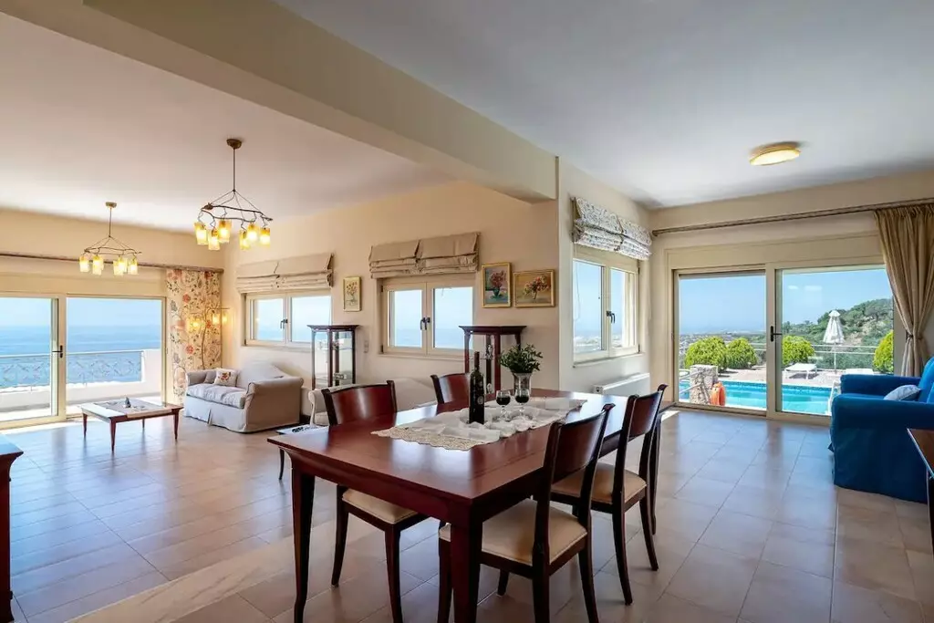 For Sale Villa 340 M² In Crete