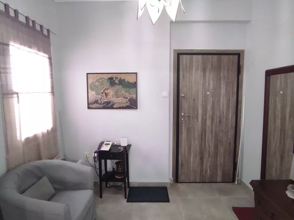 1-bedroom Flat In Alimos, Greece (80 M²)