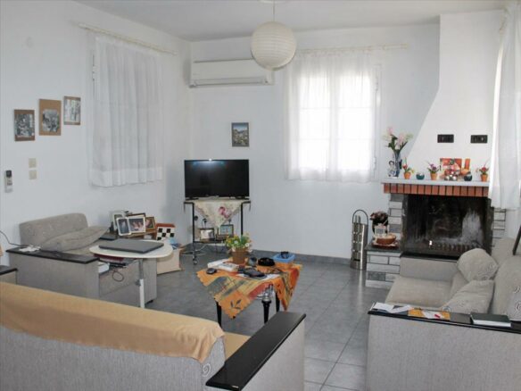 3-bedroom Detached House In Easts Olimpos, Greece (120 M²)