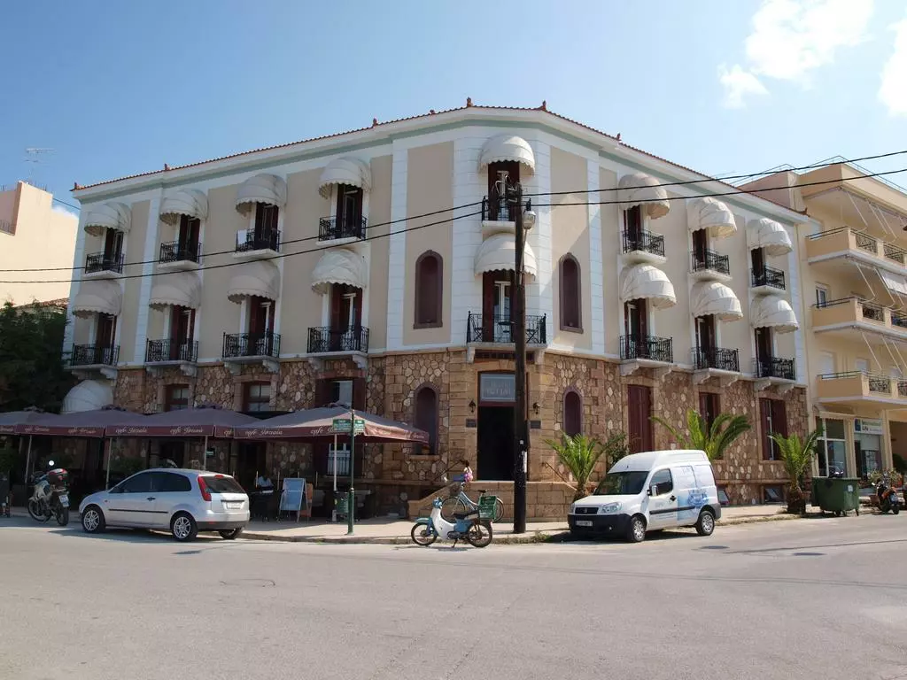 For Sale Hotel 1500 M² On The Euboea Island