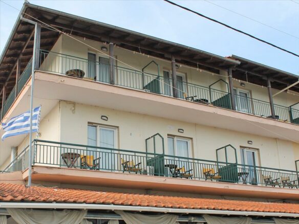 For Sale Hotel 600 M² On The Olympic Coast