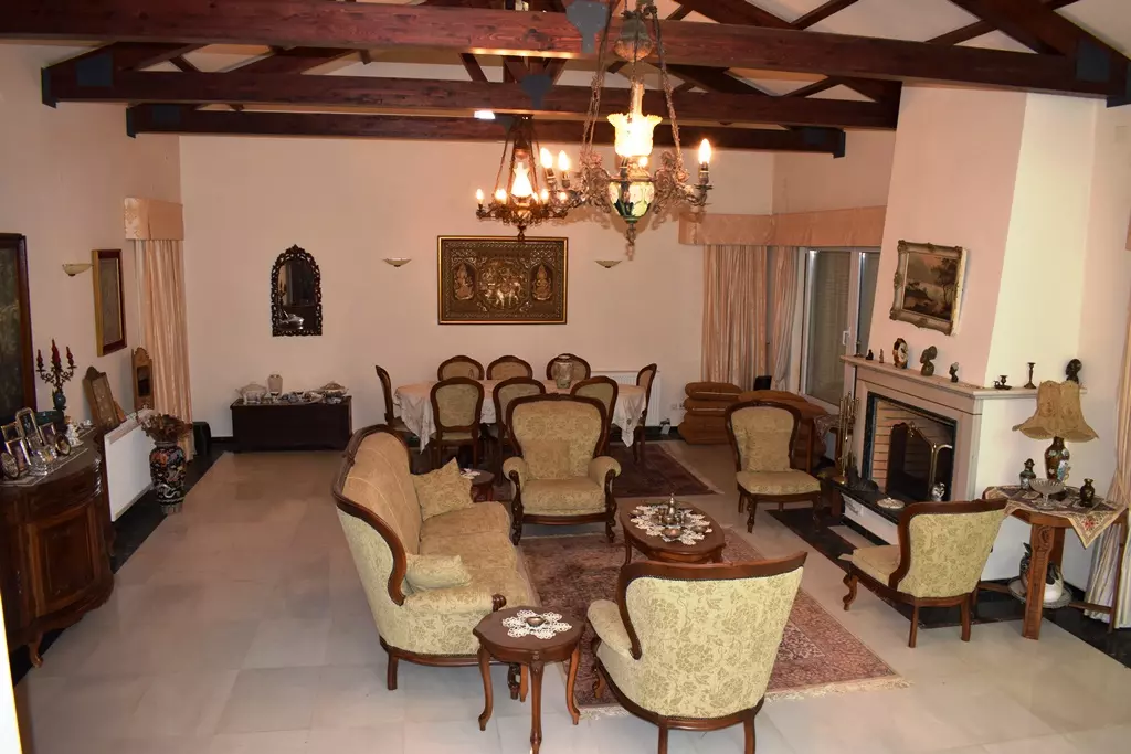 For Sale Villa 470 M² In Crete