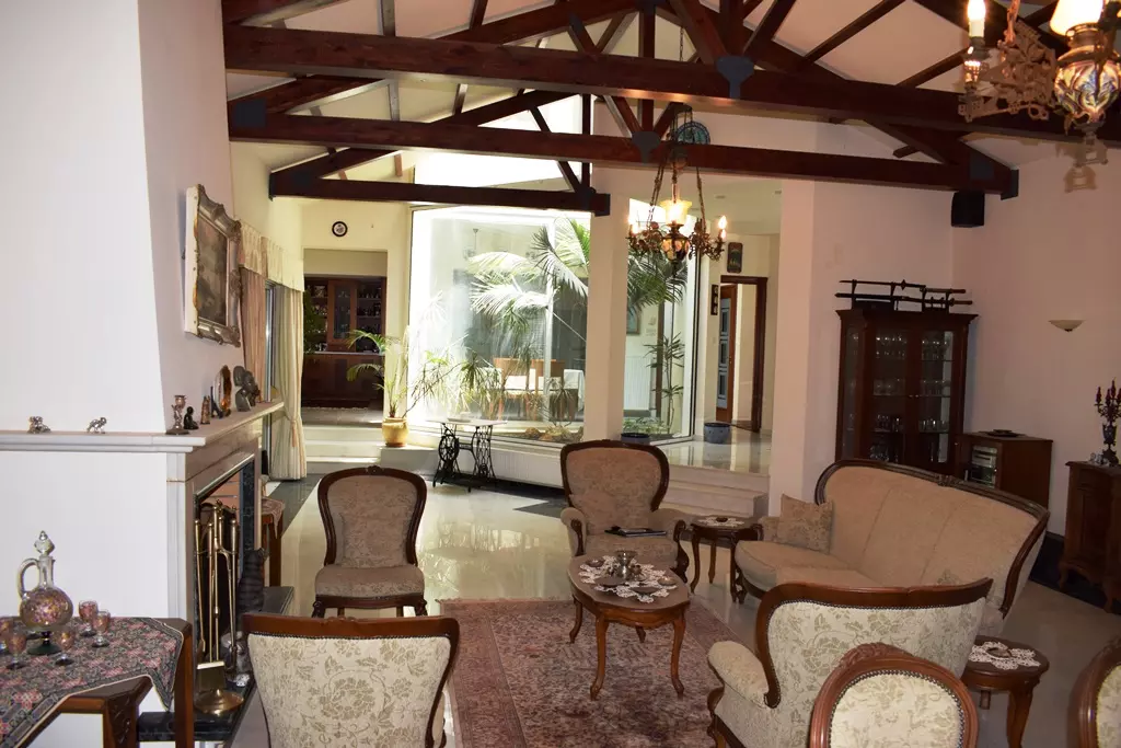 For Sale Villa 470 M² In Crete