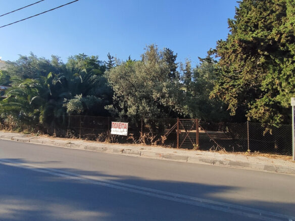 For Sale Land 965 M² In Attica