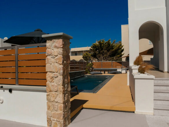 4-bedroom Villa In Santorini, Greece (150 M²)