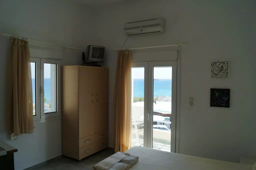 For Sale Business 300 M² In Crete